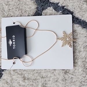 Torrid snowflake necklace nwt